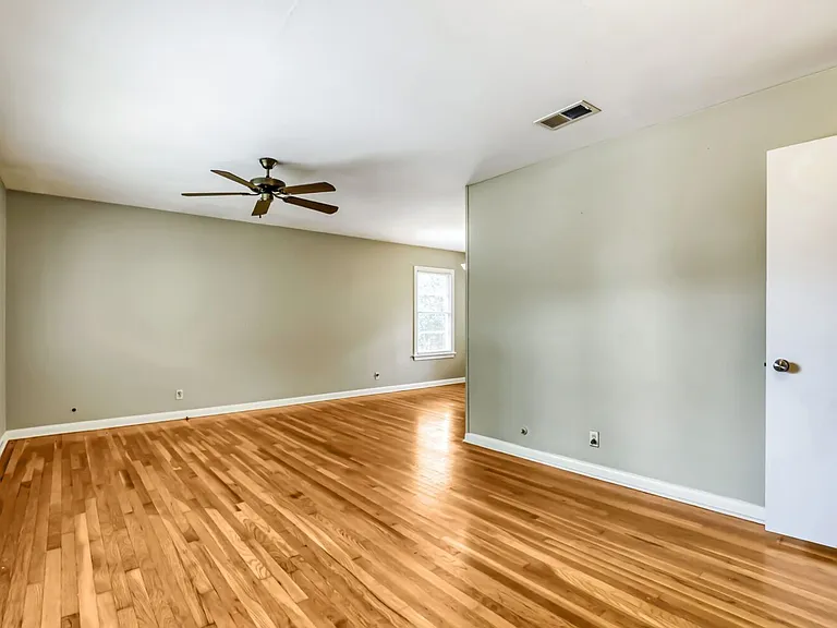 1402 Cullen Ave — Photo 11