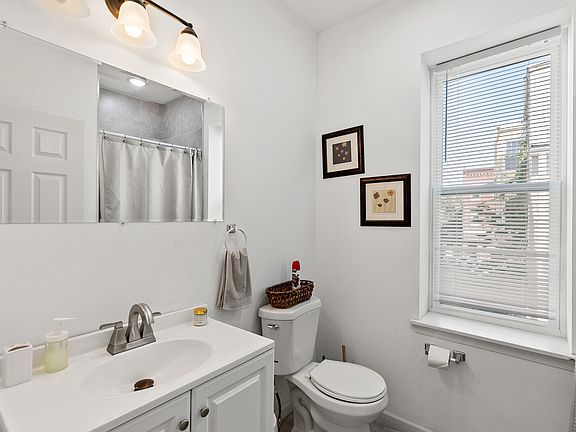 4th image of 1711 Edgley St Floor 1