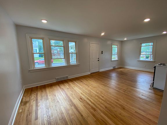 5th image of 8937 McNulty Dr