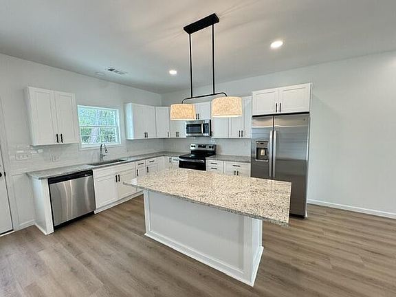 4th image of 3825 Mulberry Dr