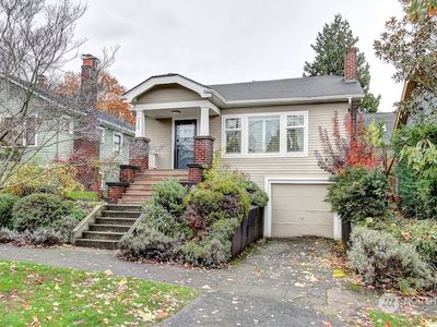 3504 Densmore Avenue N, Seattle, WA, 98103