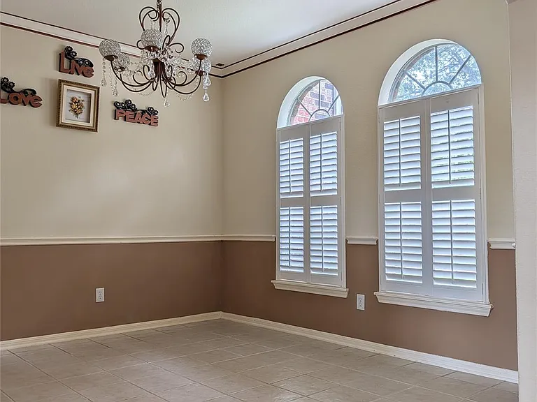 6018 Briar Hill Ct — Photo 8