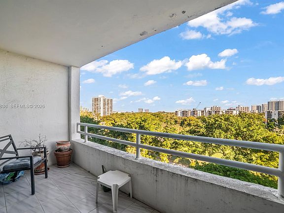 2nd image of 20225 NE 34th Ct APT 719