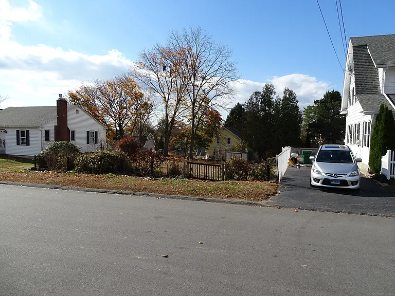 45 Olive St — Photo 3
