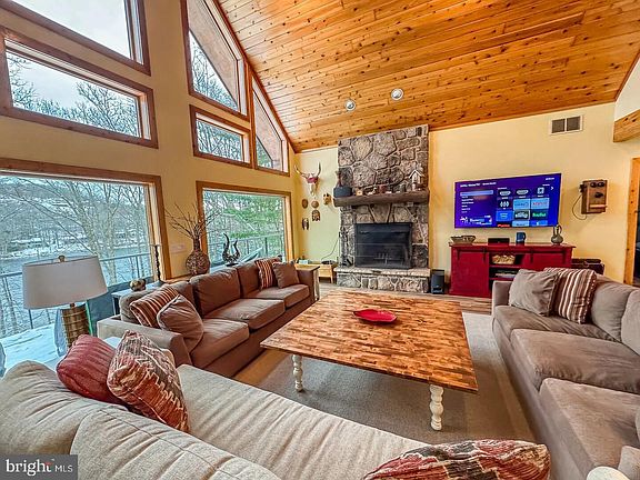 4th image of 2119 Marsh Hill Rd