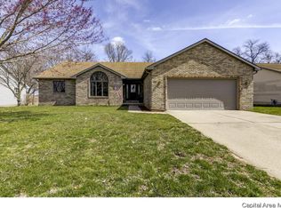 52 Taft Dr, Rochester, IL 62563