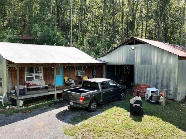 240 Larkhaven Ln, Springville, AL 35146