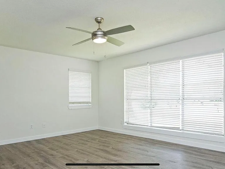 214 N Hamilton St — Photo 1