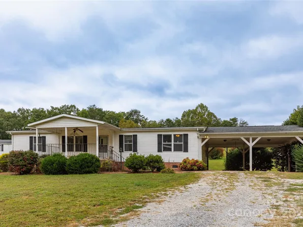 10338 Montford Cove Rd, Marion, NC 28752