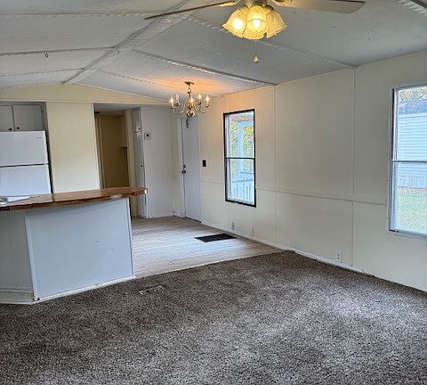 4th image of 201 Cinron Ln