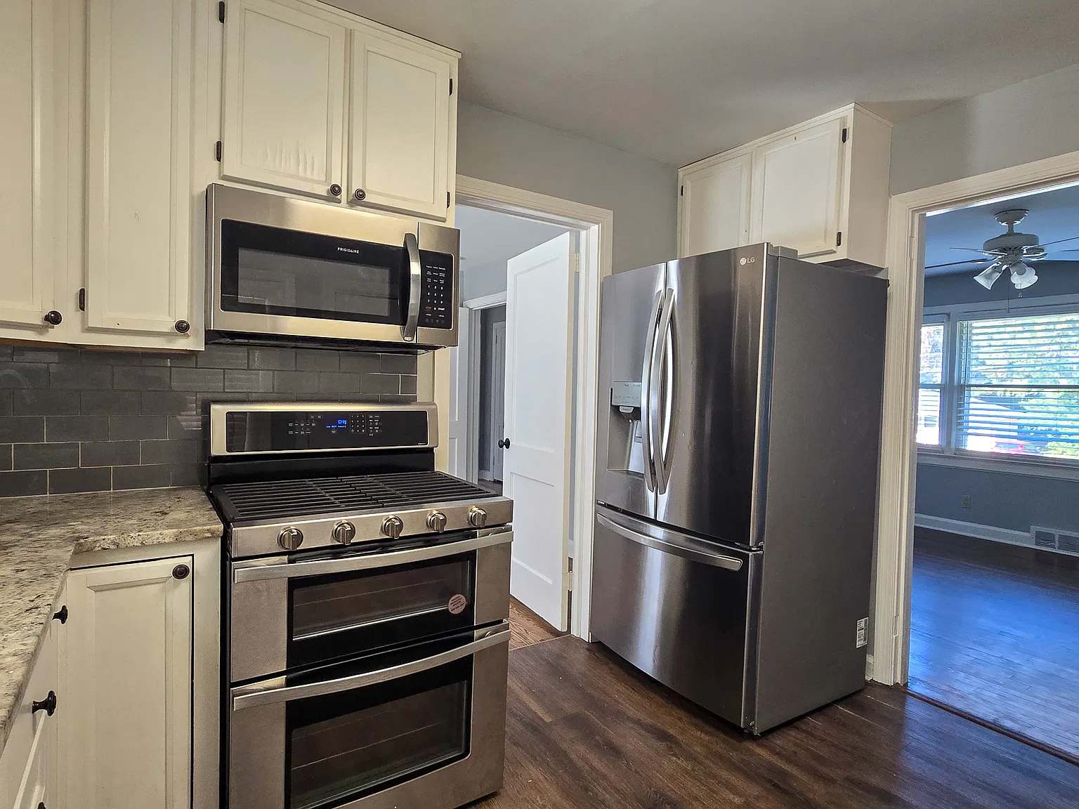 3 bed, 912 sqft, $1,400 — Photo 4
