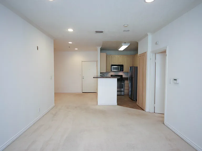 300 N El Molino Ave #126 — Photo 7