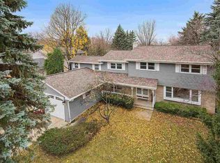 17 Crestview Ct, Appleton, WI 54915