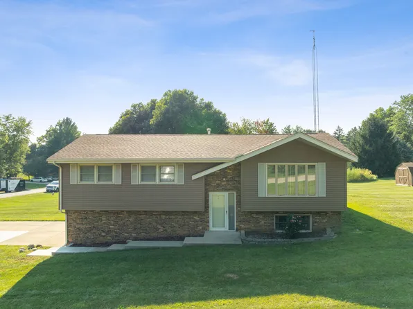 9100 Apollo Rd, Bloomington, IL 61705