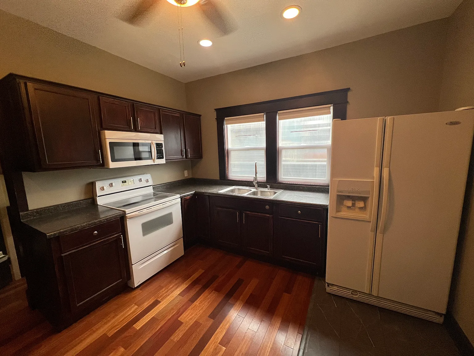 2 bed, 1.5 bath, $1,800 — Photo 4