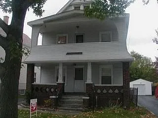 2834 E 118th St photo 1