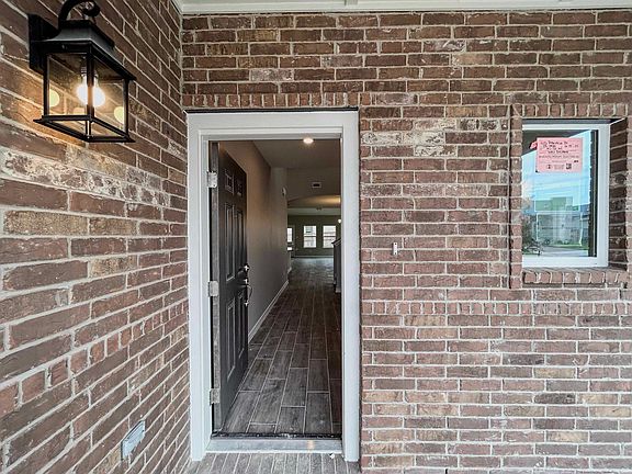 2nd image of 515 Provincia Dr