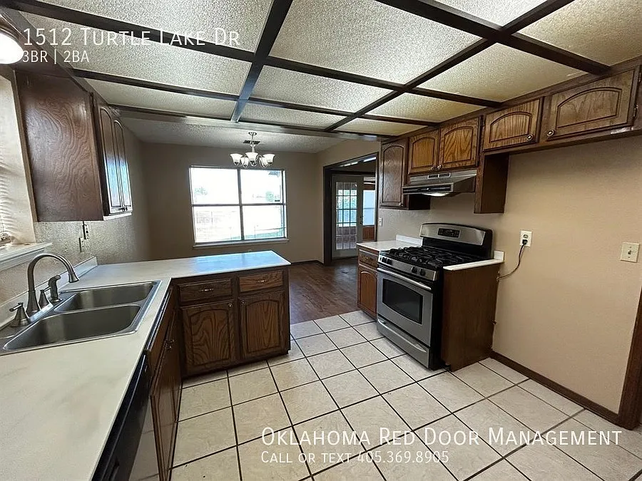 Great Moore Location Near Schools, Shopping & I-35 Final Make-Ready Finishing Soon — Photo 4