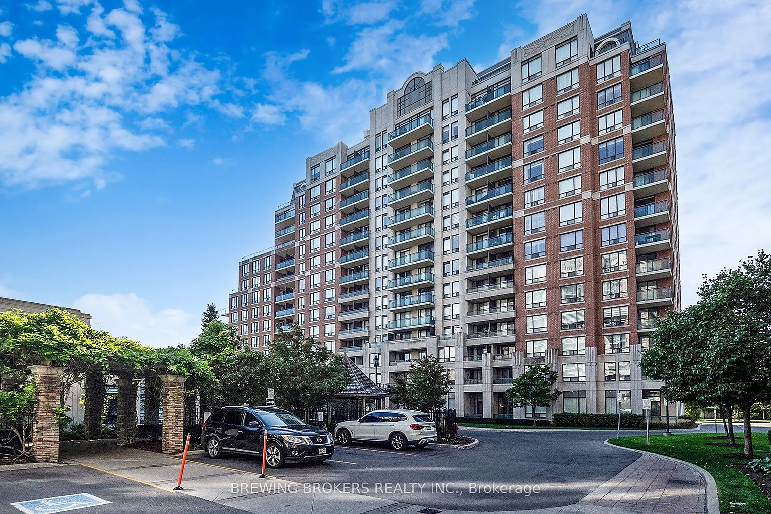 310 Red Maple Rd #302 photo 1