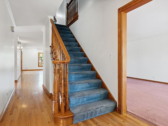 2nd image of 730 E Balsam Ln