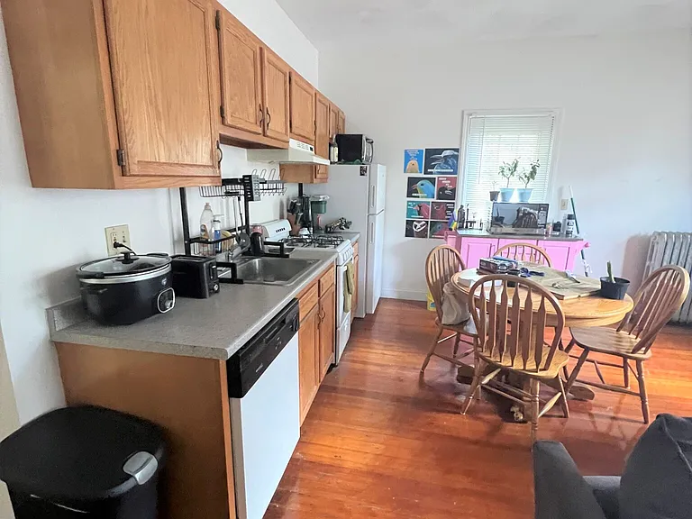 163 Strathmore Rd #3 — Photo 16