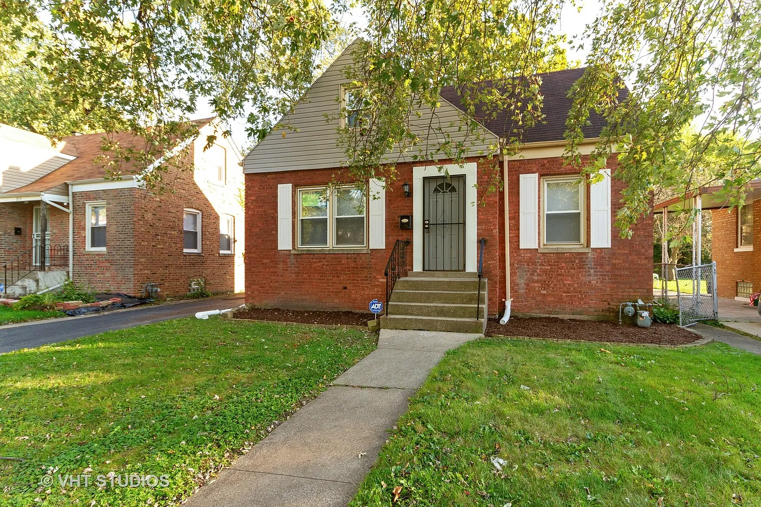 211 E 141st Pl photo 1