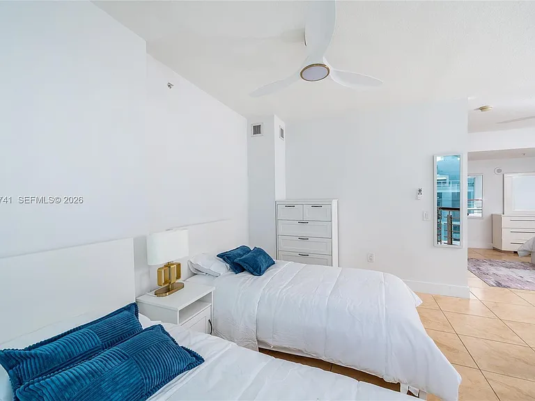41 SE 5th St #1508 — Photo 13