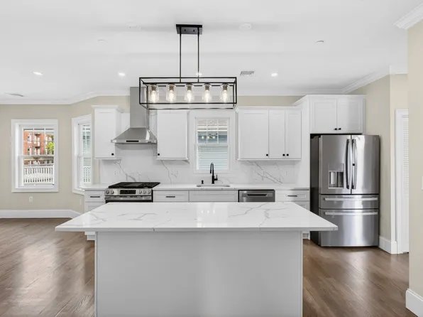 152 Washington St #2, Brighton, MA 02135