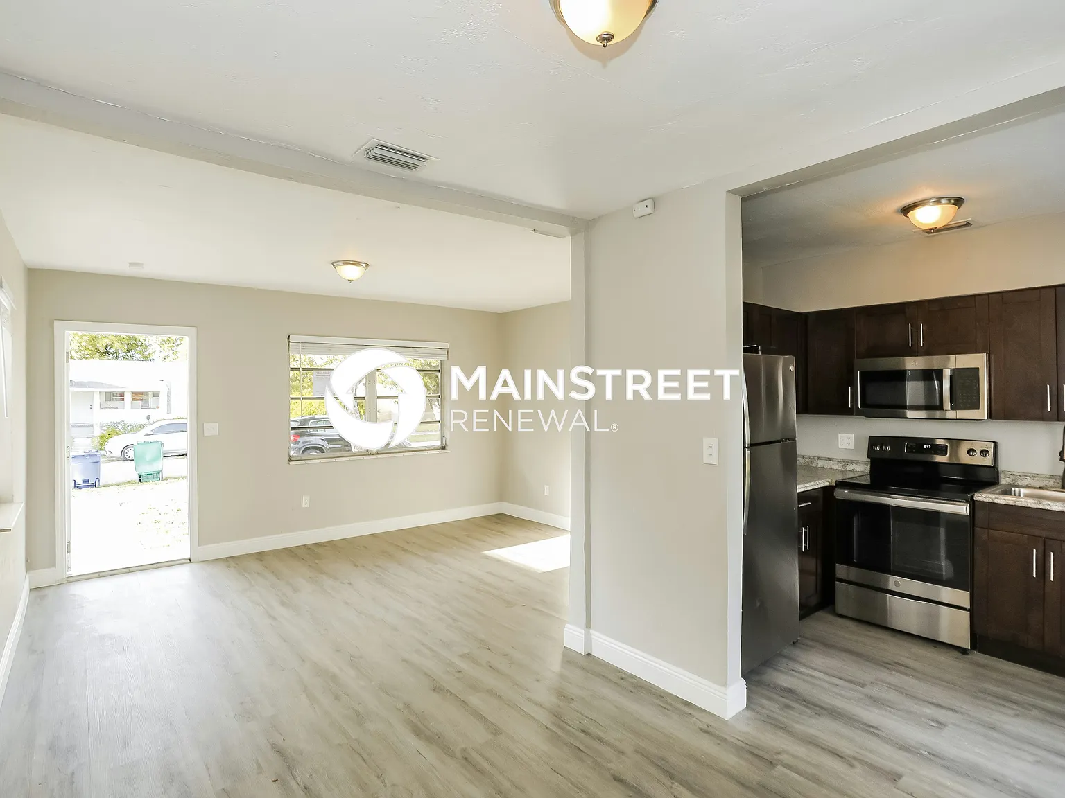 2910 NW 70th Terrace — Photo 4