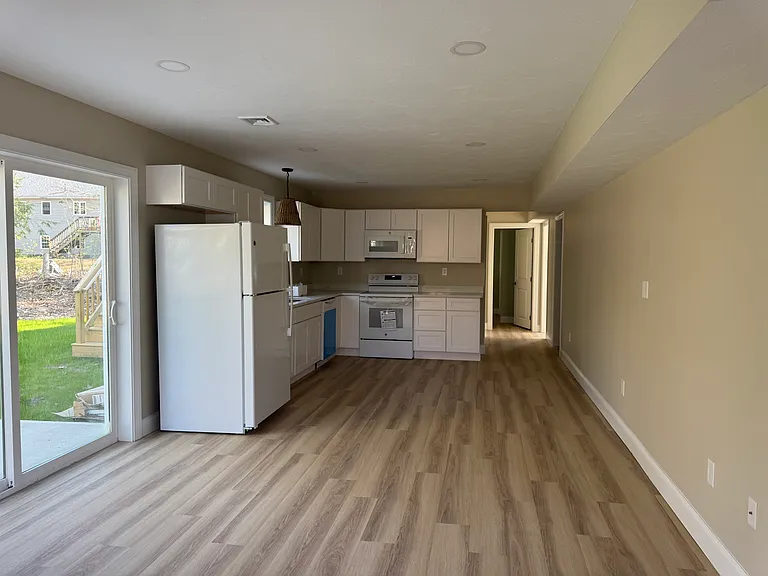 Hilltop Dr — Photo 17
