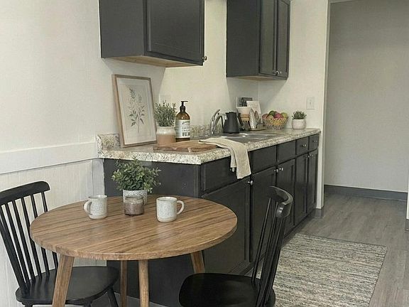 5th image of 744 Michigan Ave E #6