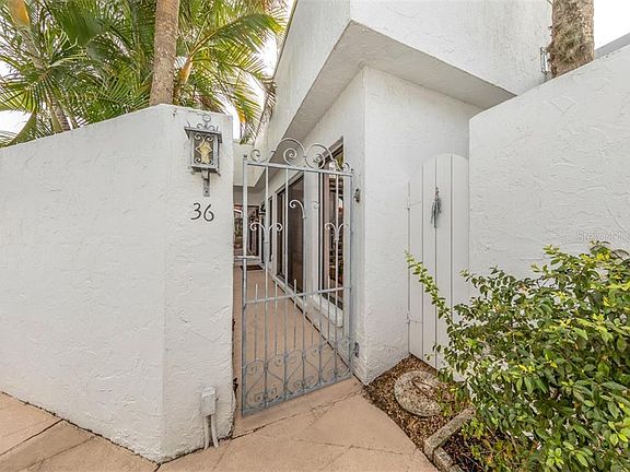 2nd image of 1585 Tarpon Center Dr APT 36