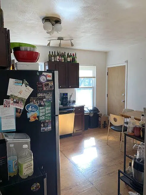 3 bed, 9999 sqft, $3,900 — Photo 1