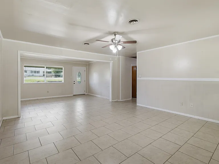 801 Stewart St — Photo 24