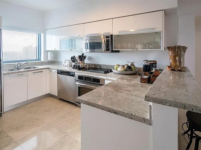 601 NE 36th St #2910 — Photo 7