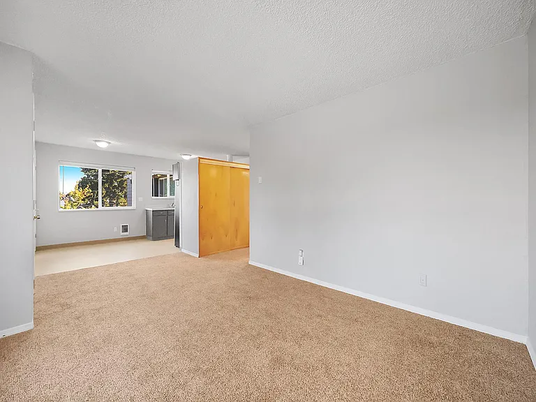 186 Molalla Ave #186 — Photo 8