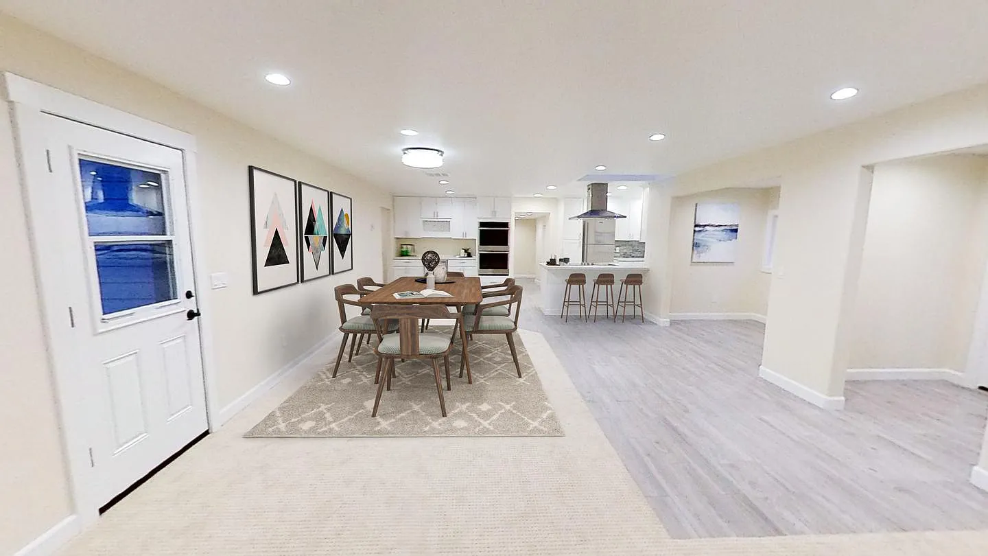 Private room in Remodeled Hillsboro home with large patio/yard — Photo 2