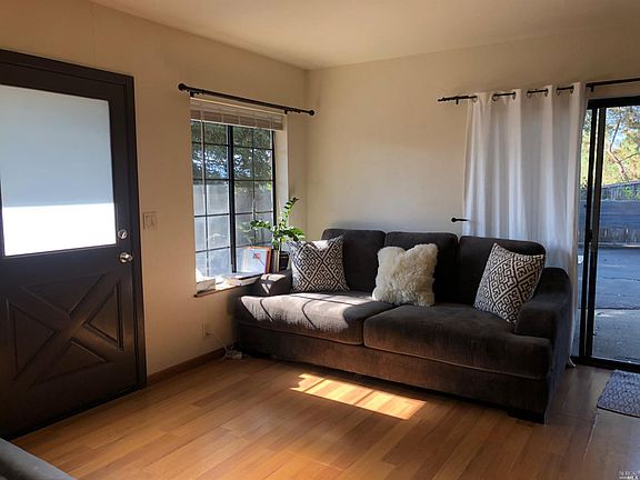 5th image of 1113 Sunnyside Dr
