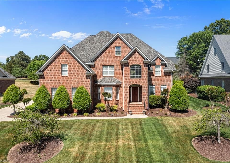 1st image of 736 Meadowood Dr