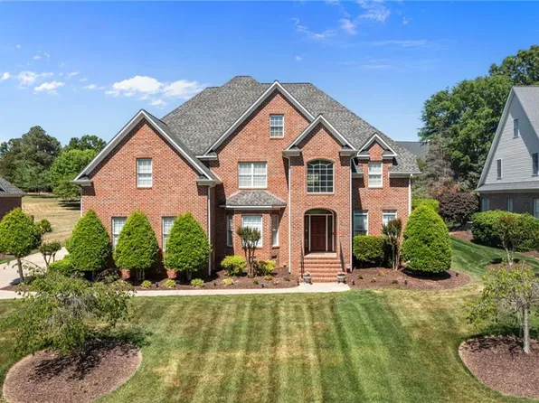 736 Meadowood Dr, Burlington, NC 27215