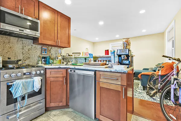 Sold by Halvatzis Realty | media 17