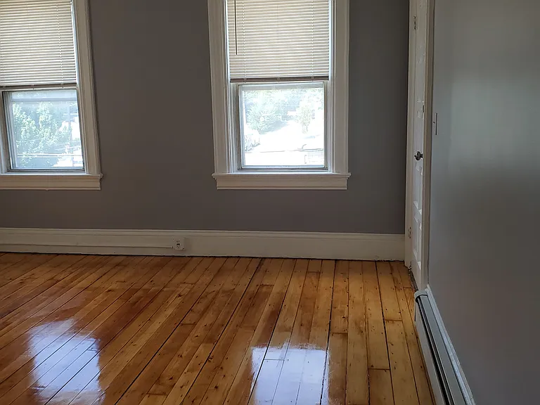 39 Calais St #SECONDFLOOR — Photo 2