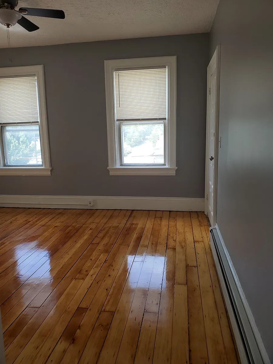 Building Photo - 39 Calais St #SECONDFLOOR