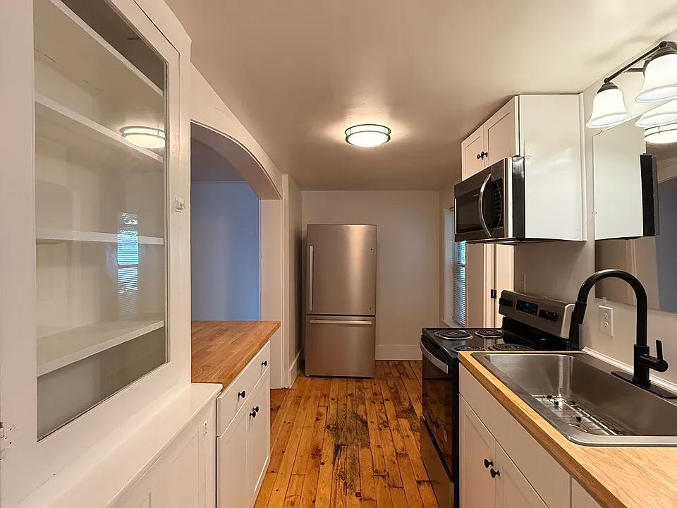 3 Dupont Ave #2