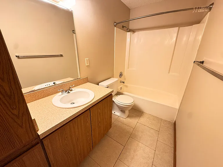 5101 Emerald Dr #20 — Photo 8