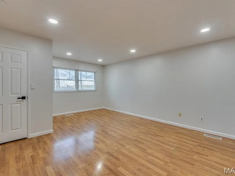 359 Palermo Dr — Photo 17