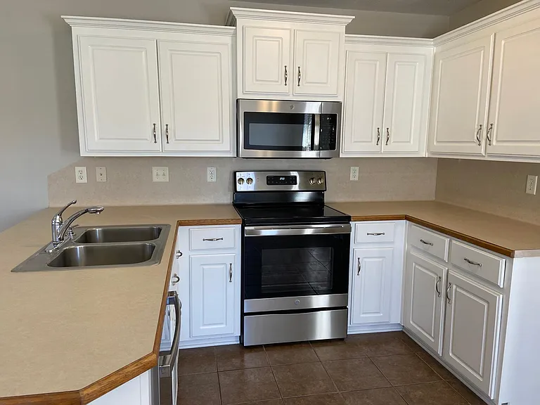 122 Peach St — Photo 2