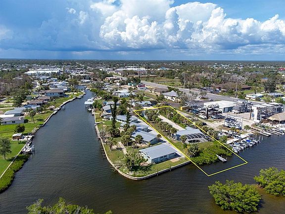 4th image of 1695 Manor Rd