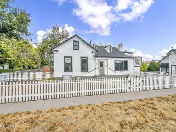 214 W Robinson St, Carson City, NV 89703