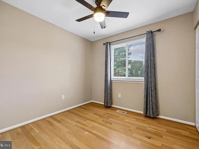 10417 Carlyn Ridge Rd — Photo 16